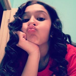 Meet your Posher, Lilia